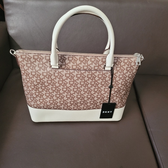 Sold-DKNY MEDIUM SIGNATURE TOTE BAG - Picture 2 of 8